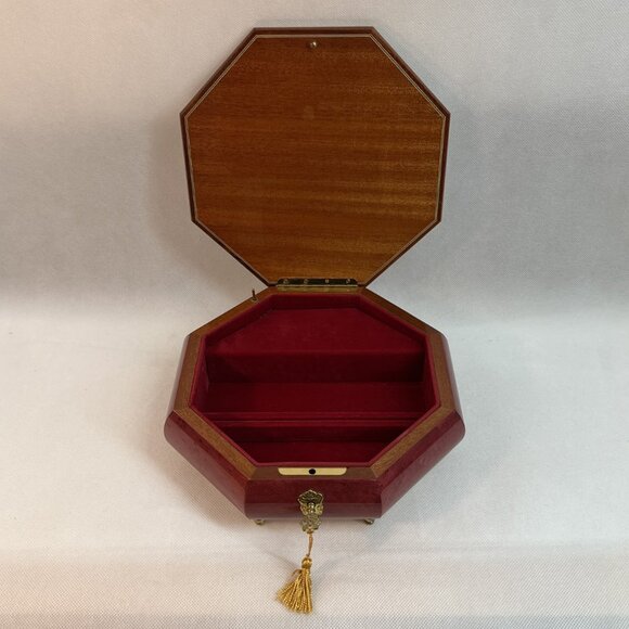 Vintage Italian/Sorrento Octagonal Musical Jewelry Box with Key - Picture 3 of 7